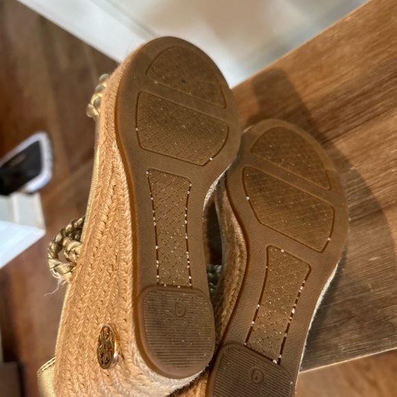 Worn once Tory Burch Bailey Wedge Sandal Sz 6 - Picture 5 of 9